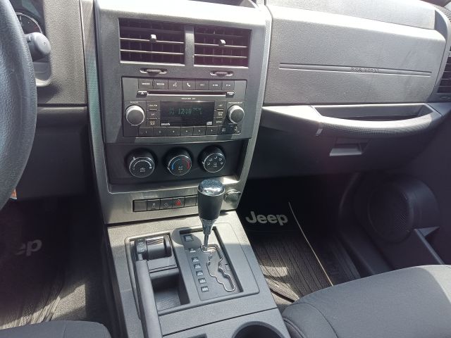 2011 LIBERTY 4X4 (15).jpg